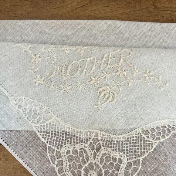 Vintage Set of 3 30s Mother Hand Embroidered Hankie Lace Handkerchief - Picture 10 of 12